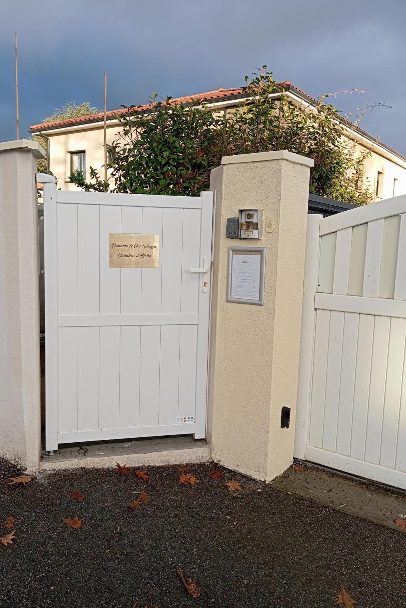 Appart'Hotel Le Clos Lassagne A Brignais - Lyon Sud Exteriör bild