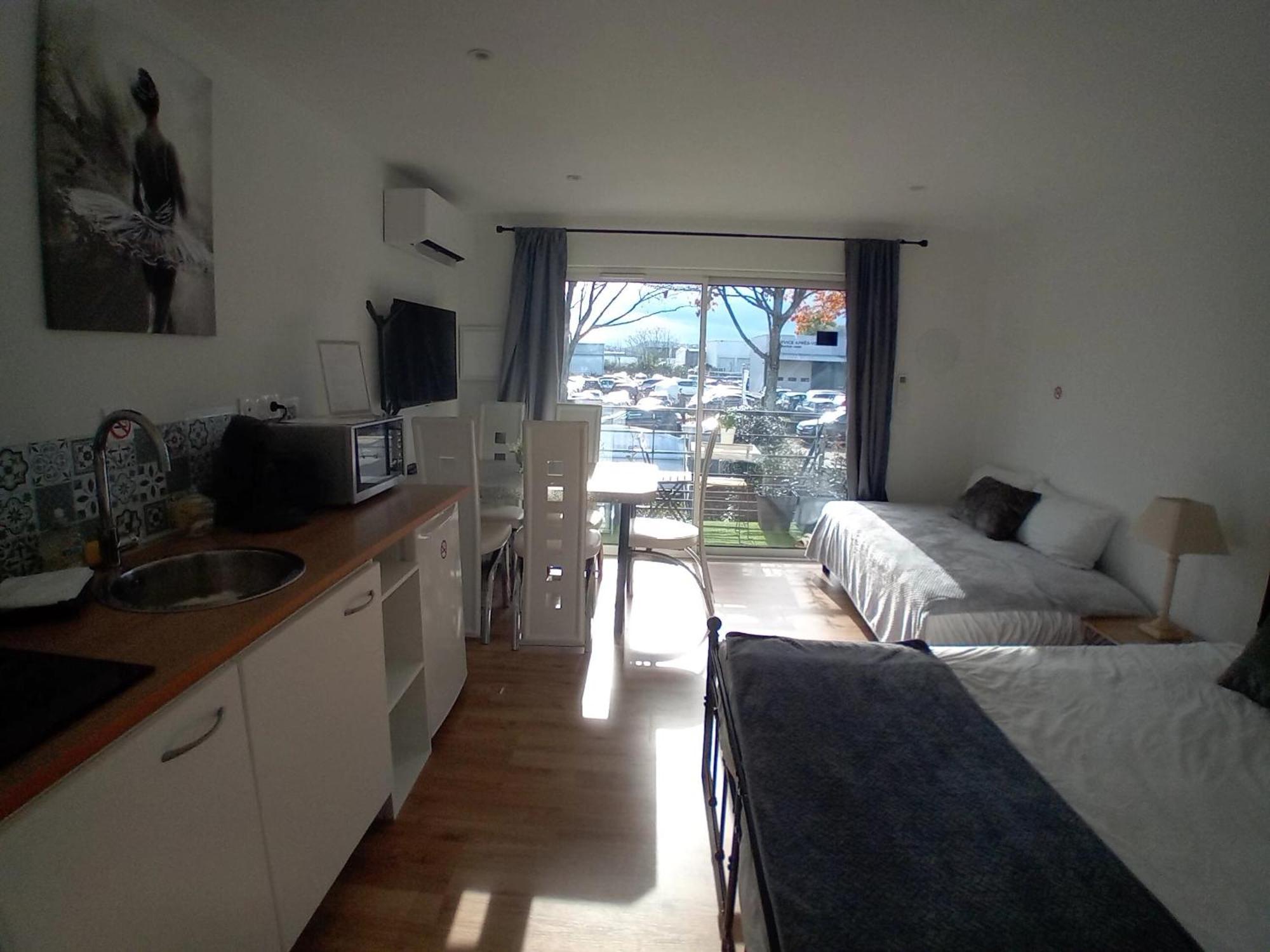 Appart'Hotel Le Clos Lassagne A Brignais - Lyon Sud Exteriör bild